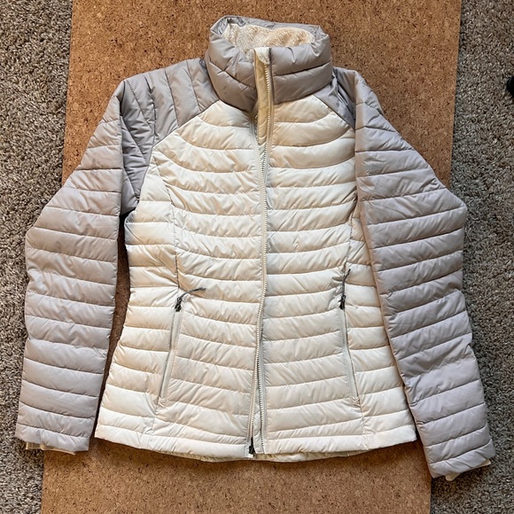 COLUMBIA // PUFFER JACKET // OMNI HEAT // WHITE & GREY // MEDIUM - Picture 3 of 4